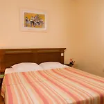 Madame Les Maisons De Fontenelles L'Aiguillon-sur-Vie