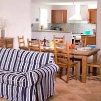 Madame Les Maisons De Fontenelles 2*