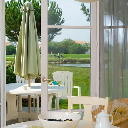 Madame Les Maisons De Fontenelles 2*