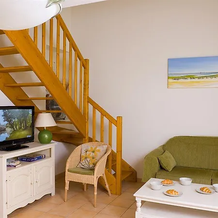 Madame Les Maisons De Fontenelles 2*