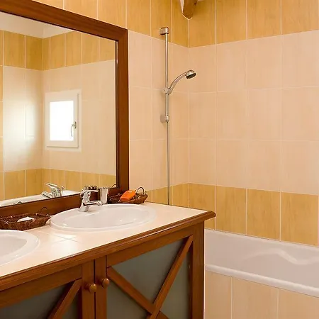 Курортный комплекс Madame Les Maisons De Fontenelles 2*