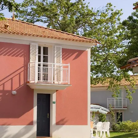 Madame Les Maisons De Fontenelles LʼAiguillon-sur-Vie