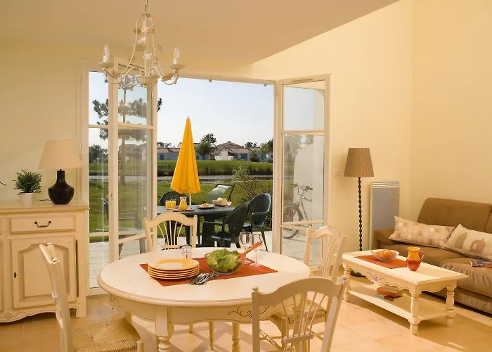 Madame Les Maisons De Fontenelles LʼAiguillon-sur-Vie