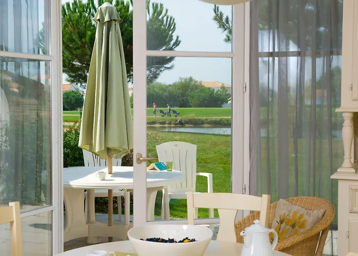 Madame Les Maisons De Fontenelles 2*