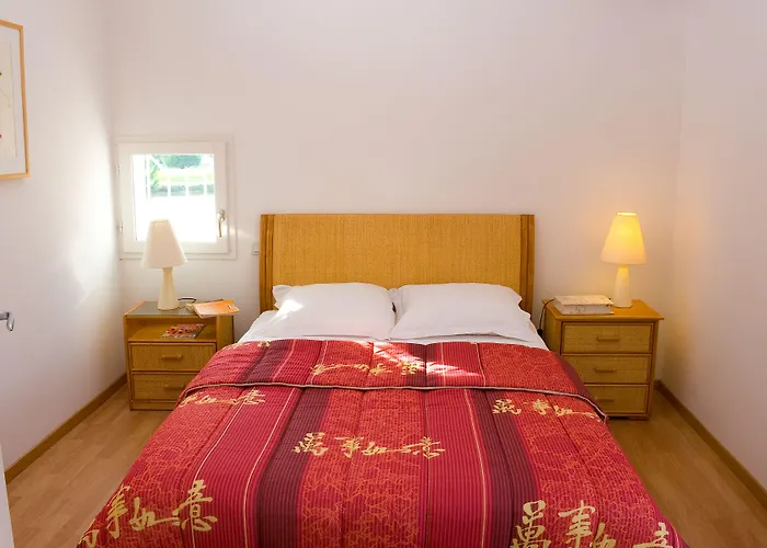 Madame Les Maisons De Fontenelles