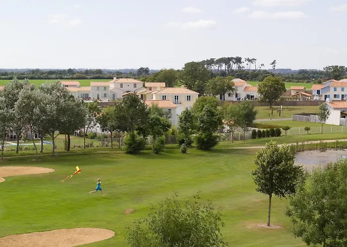 Resort Madame Les Maisons De Fontenelles LʼAiguillon-sur-Vie