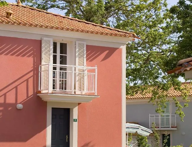 Madame Les Maisons De Fontenelles LʼAiguillon-sur-Vie