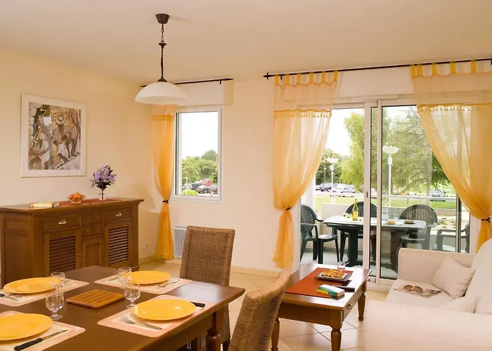 Madame Les Maisons De Fontenelles אתר נופש 2*